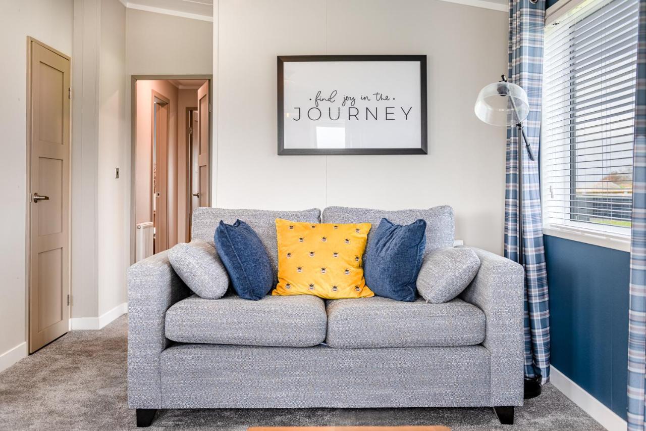 Oak Tree Timber Holiday Lodge Bassenthwaite Bagian luar foto